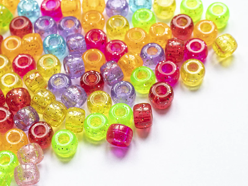 100 perles en plastique basiques pour enfants - pony beads - multicolores à paillettes - Image 7