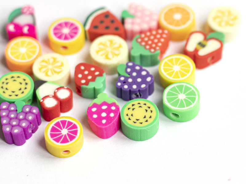 20 perles en pâte polymère - fruits variés