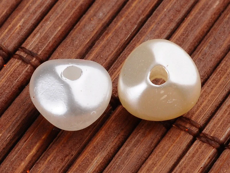 20 perles en plastique imitation perles de culture - forme irrégulière - 8 x 6 mm - Image 3