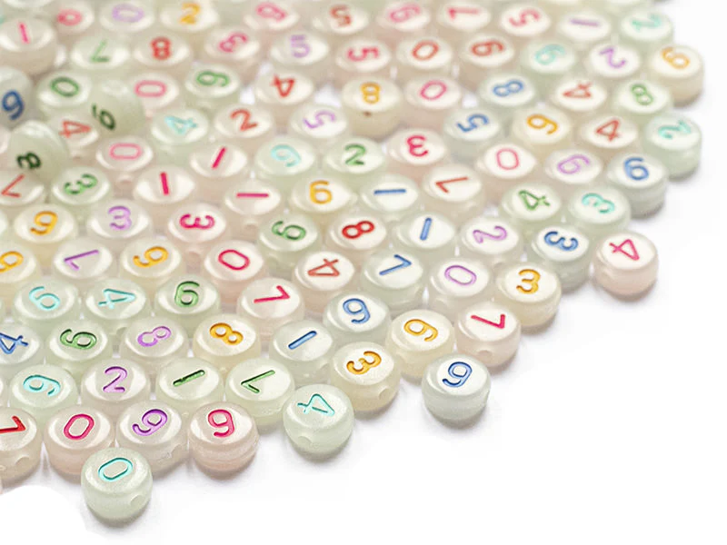 200 perles rondes en plastique - chiffres et numéros - phosphorescent et multicolore - 7 mm - Image 10
