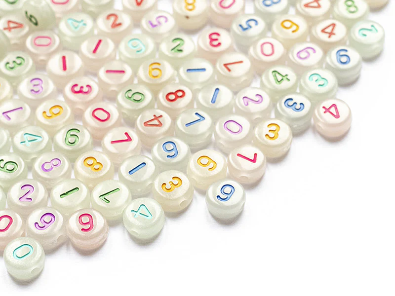 200 perles rondes en plastique - chiffres et numéros - phosphorescent et multicolore - 7 mm - Image 9