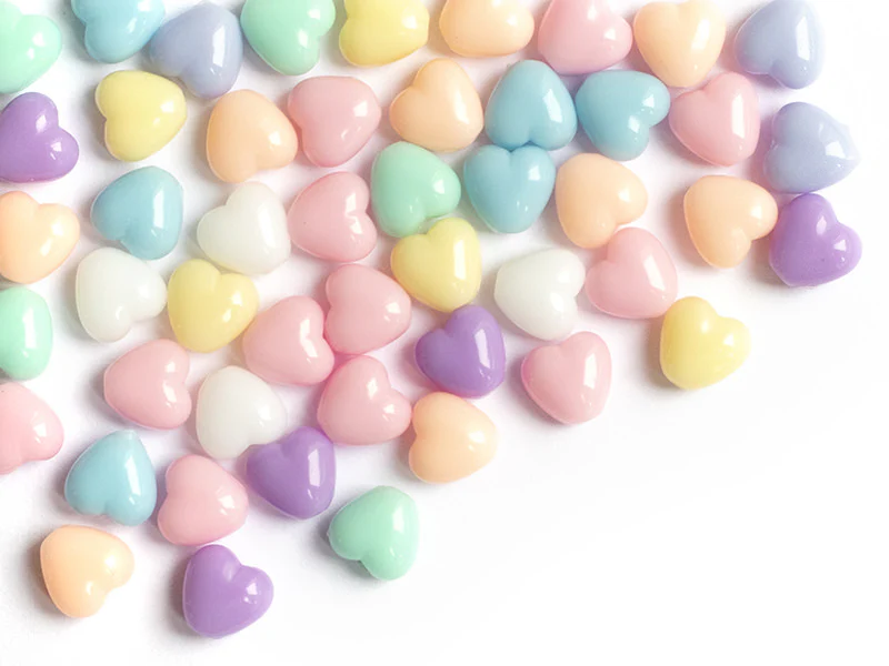 50 mini perles cœur en plastique - pastel - 7 mm - Image 5