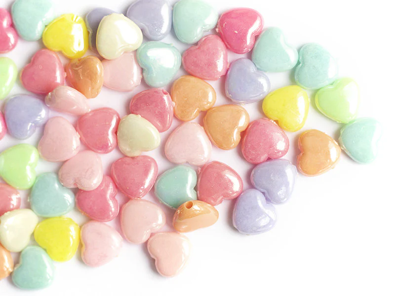 50 perles cœurs nacrés - 12 mm