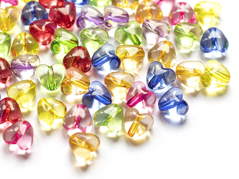 50 perles en plastique coeur - inclusion multicolore - 10 mm - Image 3