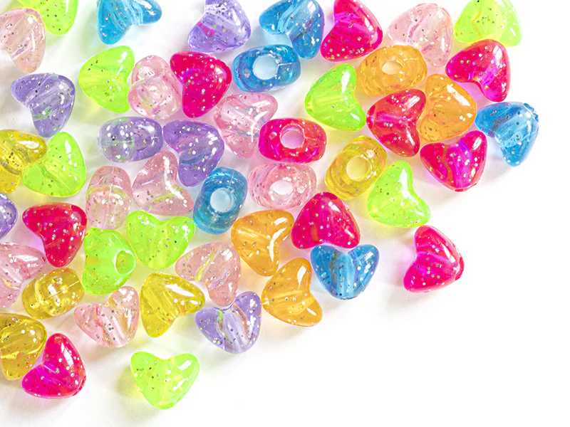 50 perles en plastique- cœurs pailletés - multicolore - Image 6