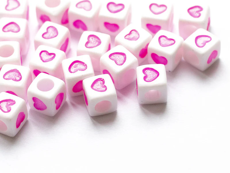 20 perles en plastique cubes symbole coeur - rose flashy - 7 mm - Image 4
