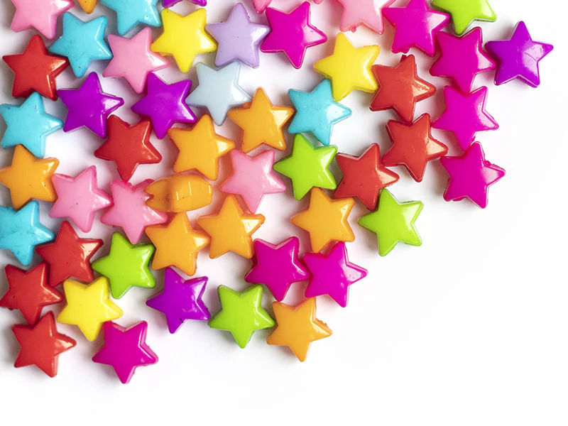 50 perles en plastique - étoiles couleur vive - 12 mm - Image 7