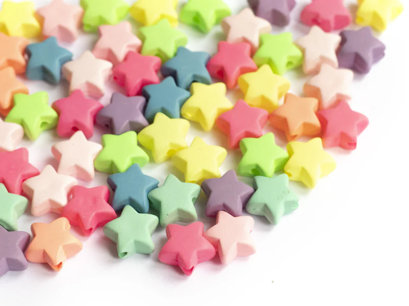 50 perles en plastique - étoiles  - multicolore fluorescent - 11 mm - Image 4