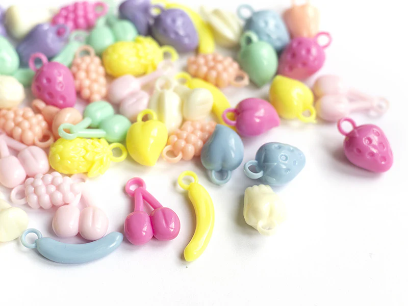 50 perles en plastique - fruits variés - pastel - Image 4