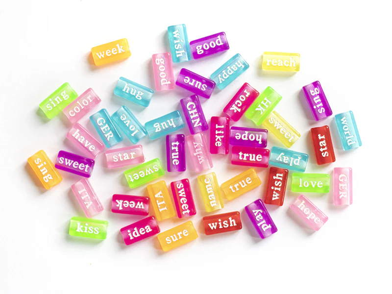 50 perles en plastique - mots flashy multicolore - Image 9