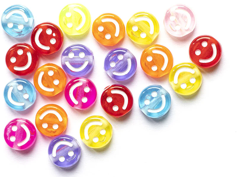 20 perles en plastique rondes symbole sourire -multicolore - 10 mm - Image 3
