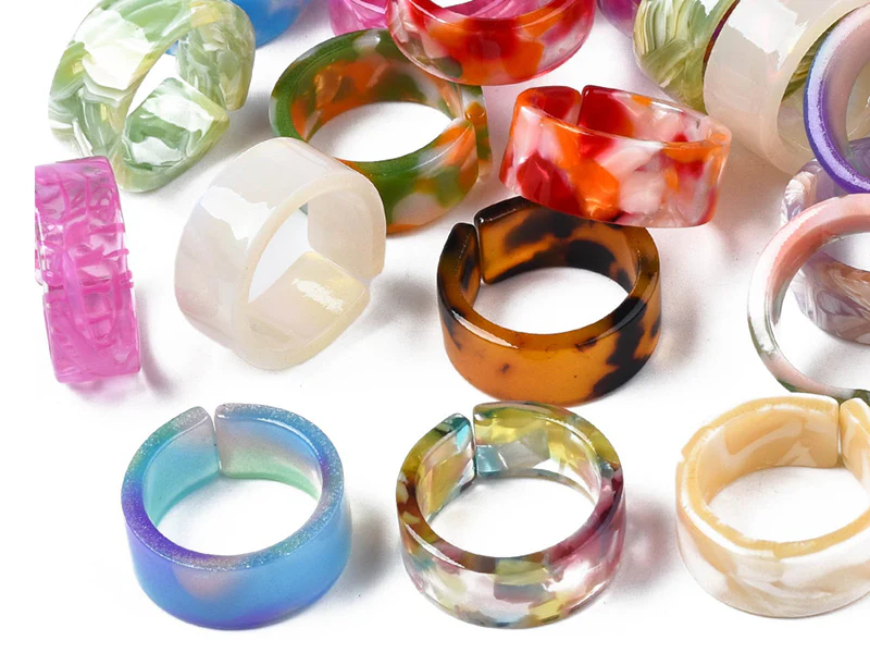 Bague en résine transparente effet écaillé - Couleur aléatoire - Image 5