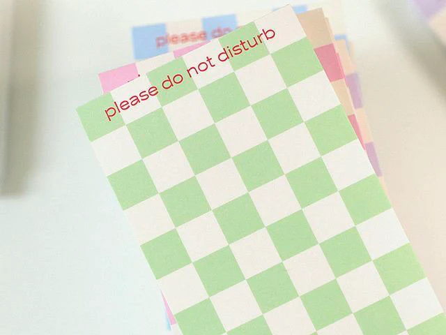 Bloc mémo damier Do Not Disturb lavande - Image 3