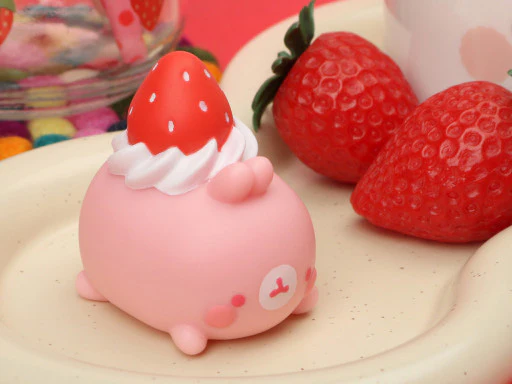 Boîte à figurines aléatoires Molang adore les fraises - Image 3