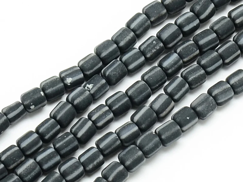 Boite de perles tubes Heishi 6 mm - rayures noir - Image 3