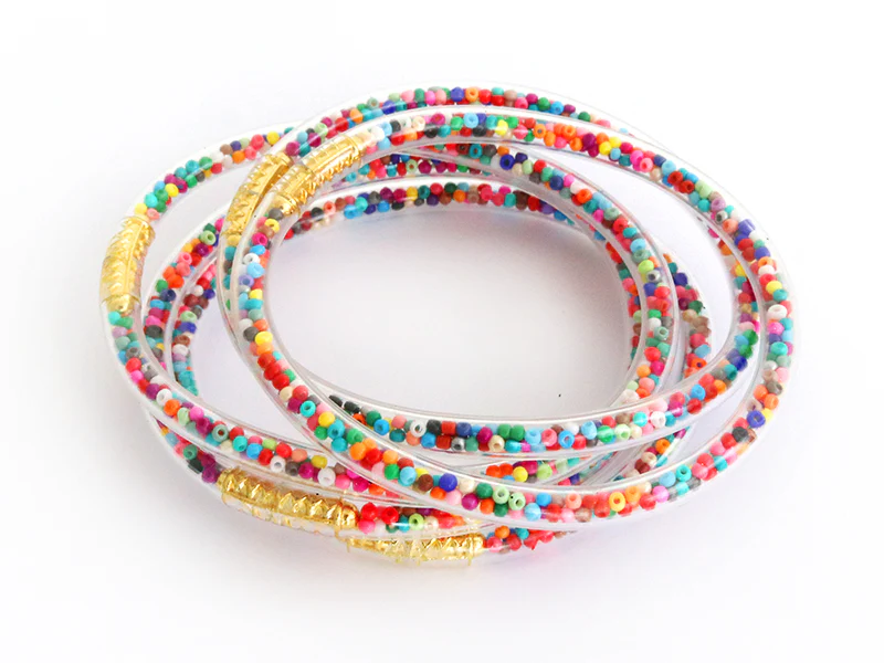 Bracelet jonc bouddhiste fantaisie - inclusion de perles de rocailles multicolores - Image 3
