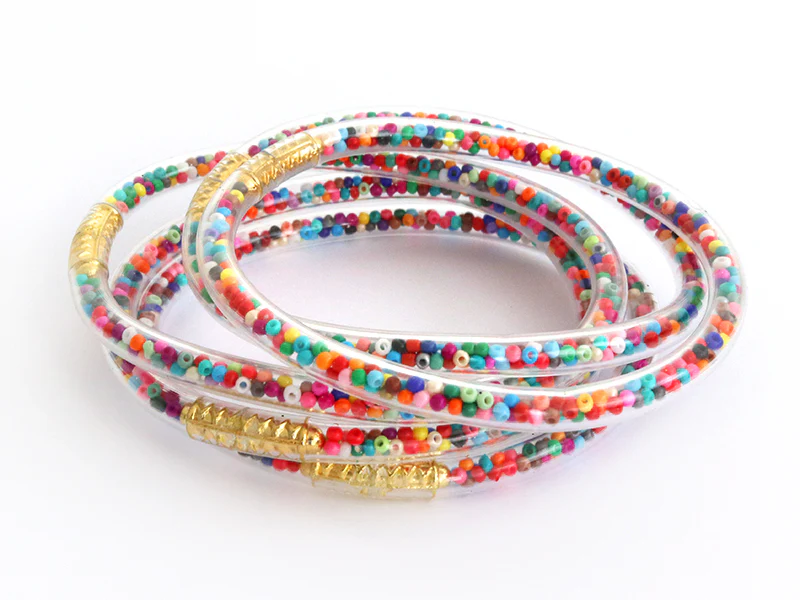 Bracelet jonc bouddhiste fantaisie - inclusion de perles de rocailles multicolores - Image 4