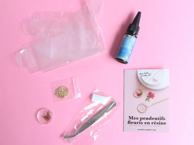 DIY Bijouterie - Mes pendentifs fleuris en résine - Image 4