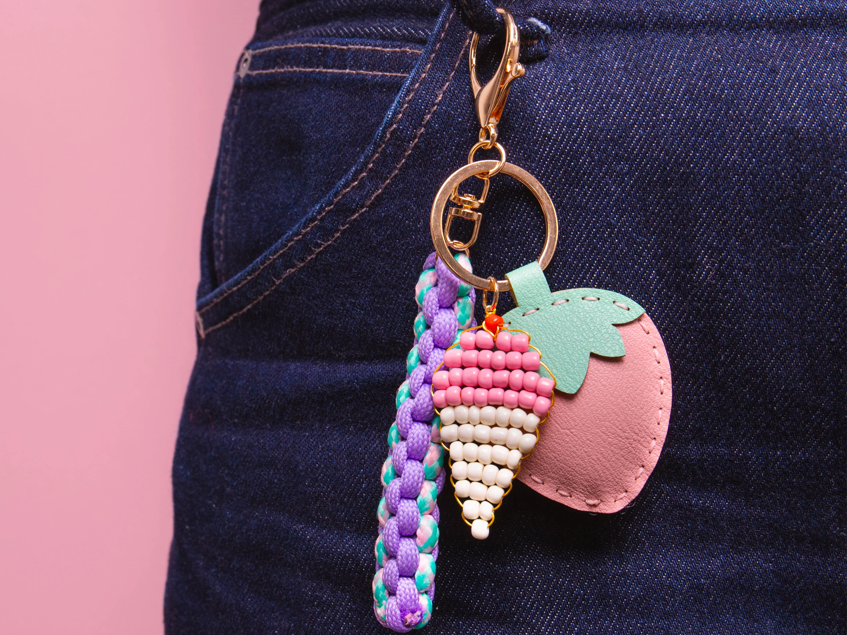 Kit Canette Bag Charm Pshiiit - Strawberry Milk - Image 3