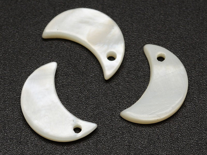 Lot de 10 breloques - lune - coquillage naturel - 13 x 8 mm - Image 2
