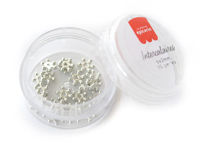 Lot de 20 perles heishi intercalaire - Fleurs argentées 6 x 2 mm