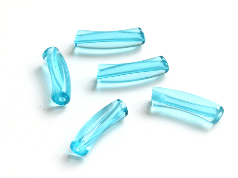 Lot de 5 perles tubes transparentes en résine 6 mm - Bleu clair