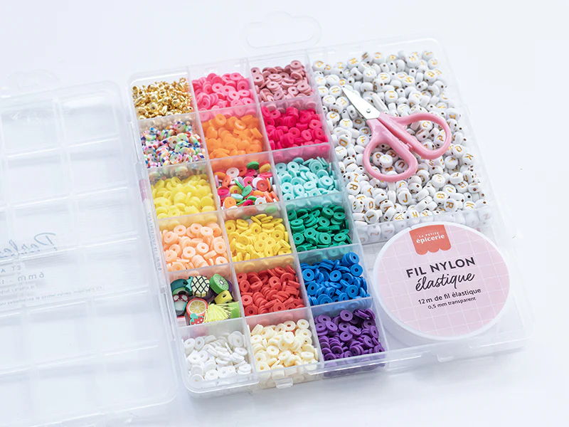 Maxi boite - 16 couleurs de perles heishi POP et accessoires + perles lettres, ciseaux et fil élastique - Image 4