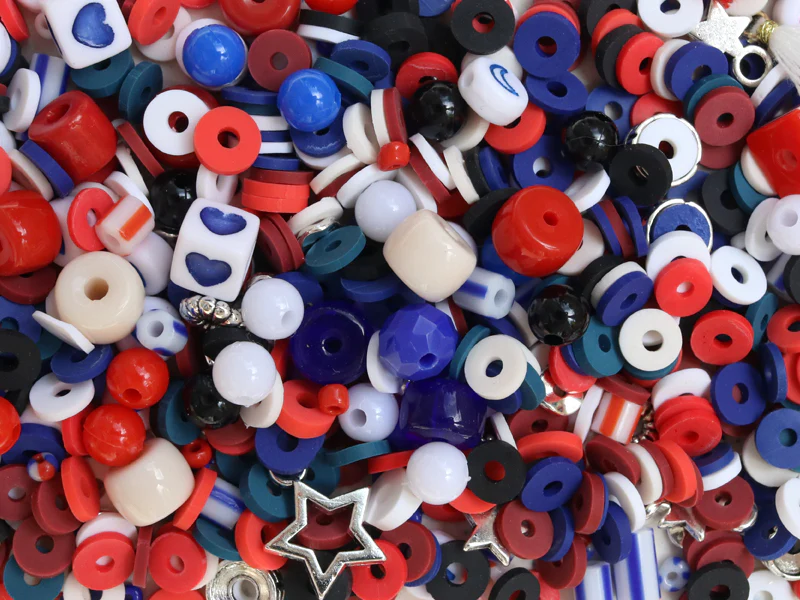 Mélange de perles heishi et de breloques - France - Image 3