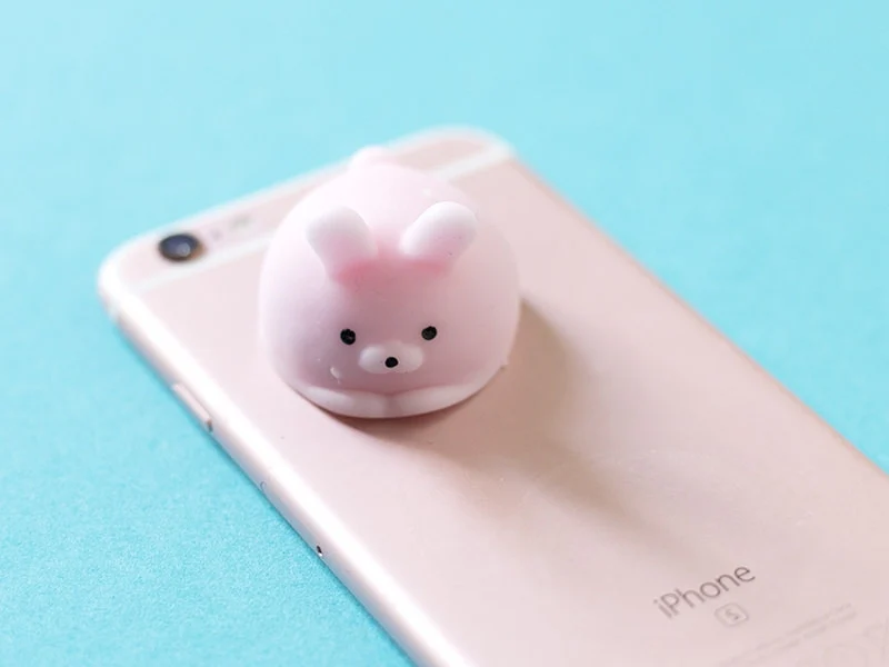 Mini squishy lapin rose mignon - anti-stress - Image 5