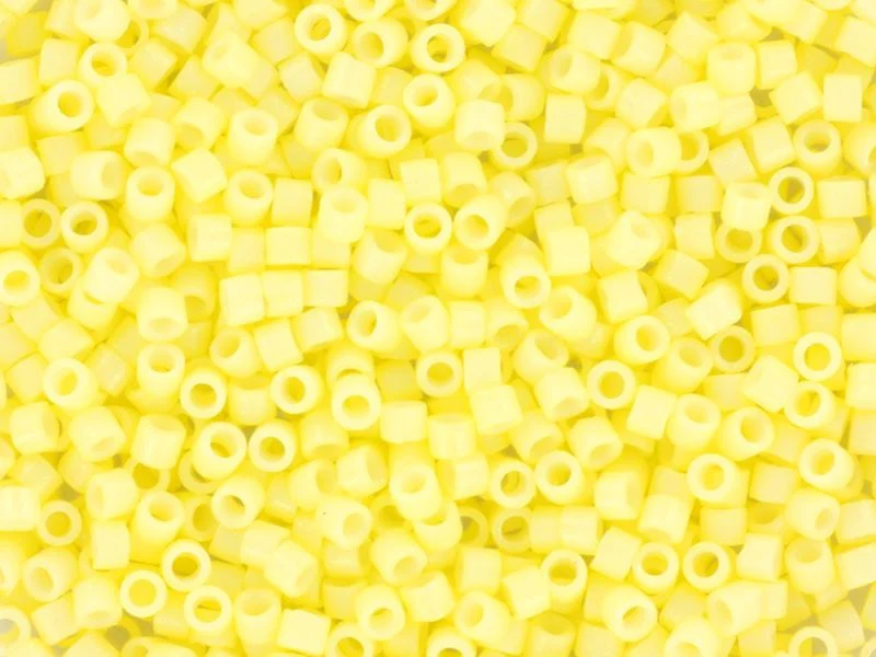 Miyuki delicas 11/0 - Opaque light lemon ice 2101