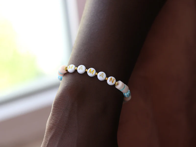 Perles lettres "Maman" pour bracelet à personnaliser - Image 3