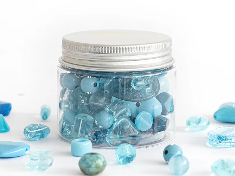 Pot de perles en plastique - nuances de bleu