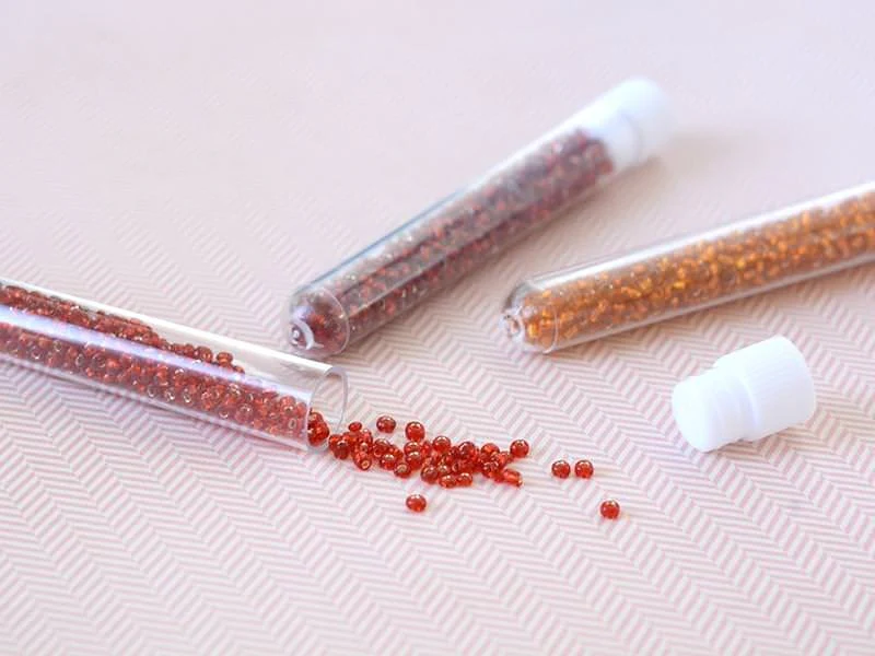 Tube de 350 perles à inclusions argentés - rouge tomate - Image 2